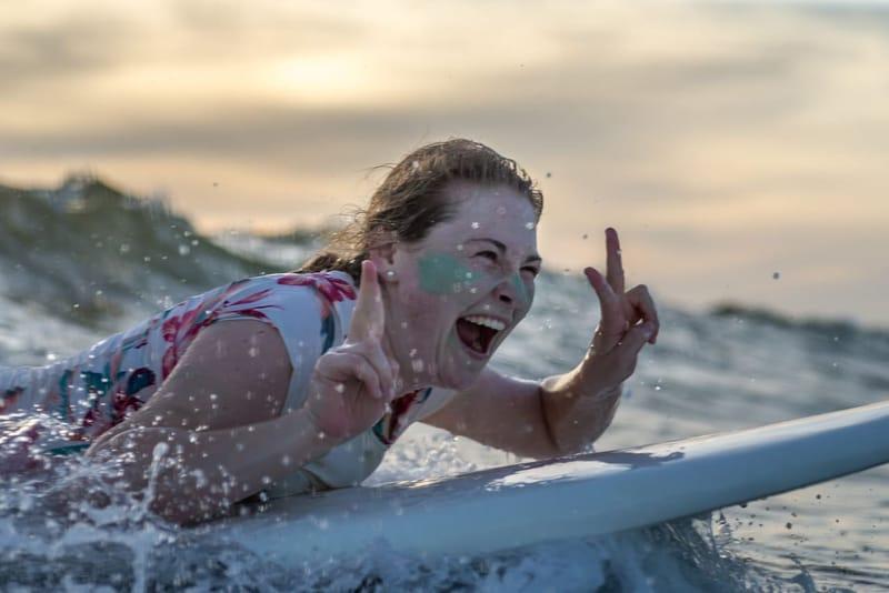 5 BASIC SURFING TIPS FOR BEGINNERS